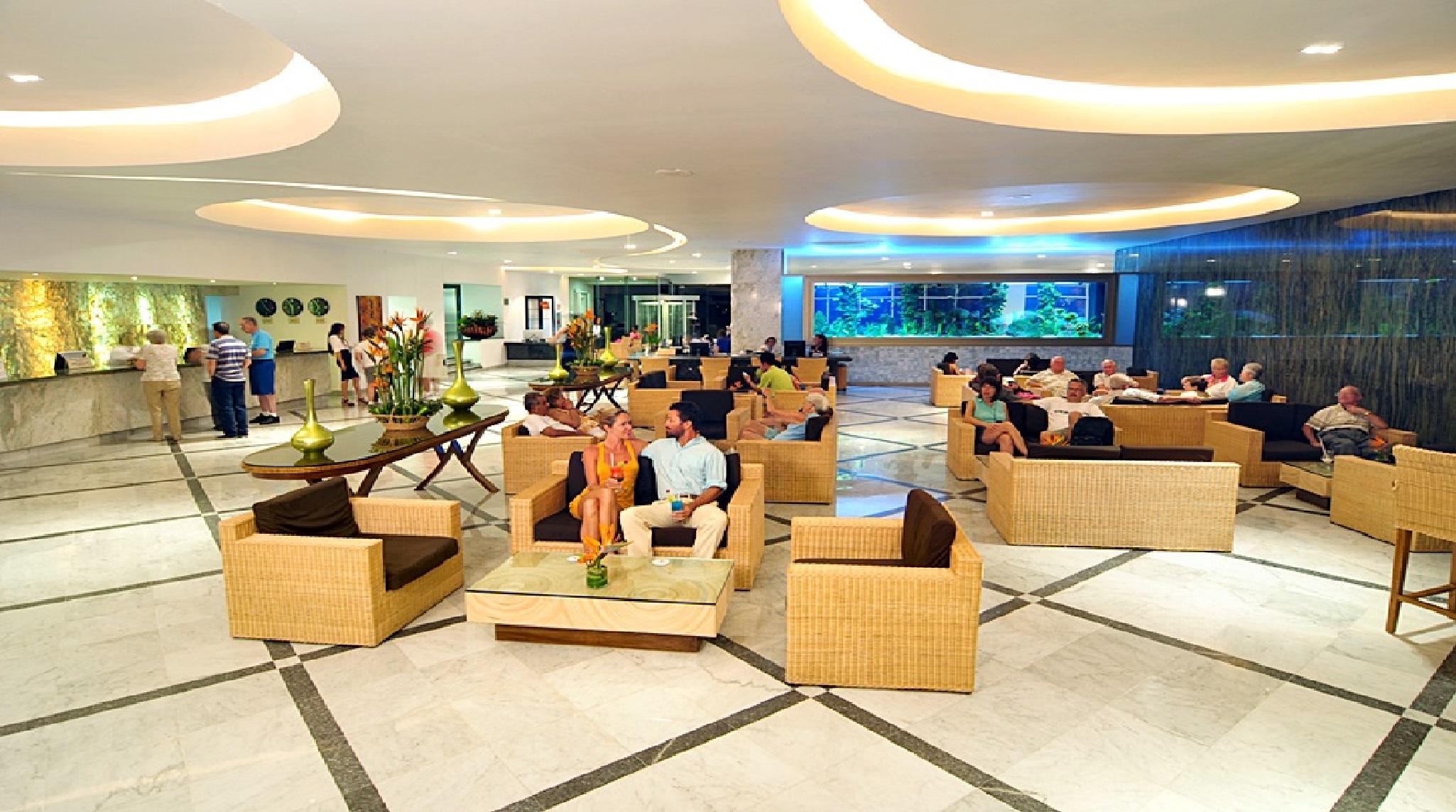 Sunset Royal Hotel Cancun Exterior photo