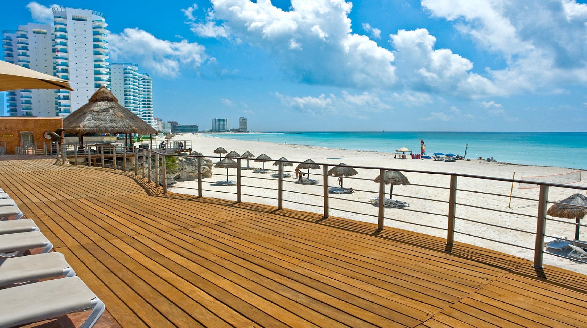 Sunset Royal Hotel Cancun Exterior photo