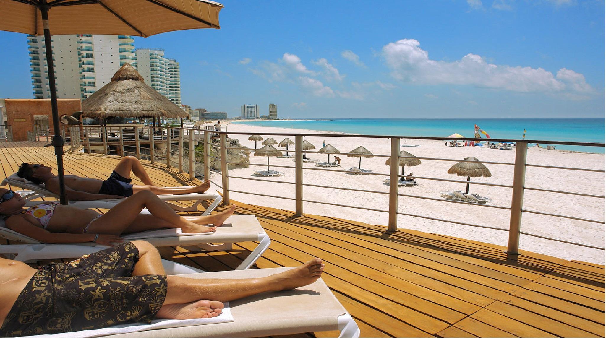 Sunset Royal Hotel Cancun Exterior photo