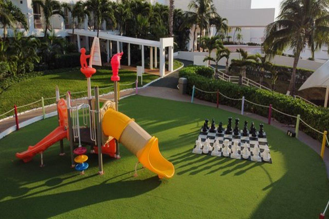 Sunset Royal Hotel Cancun Exterior photo