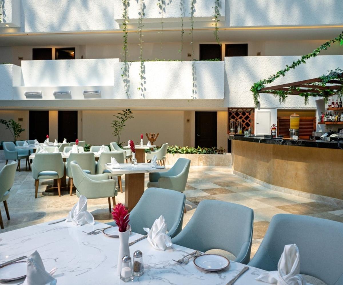 Sunset Royal Hotel Cancun Exterior photo