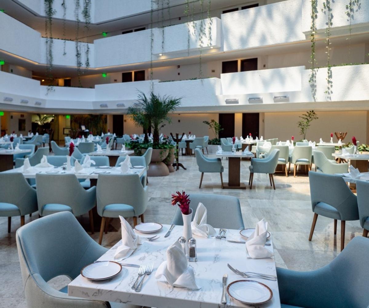 Sunset Royal Hotel Cancun Exterior photo