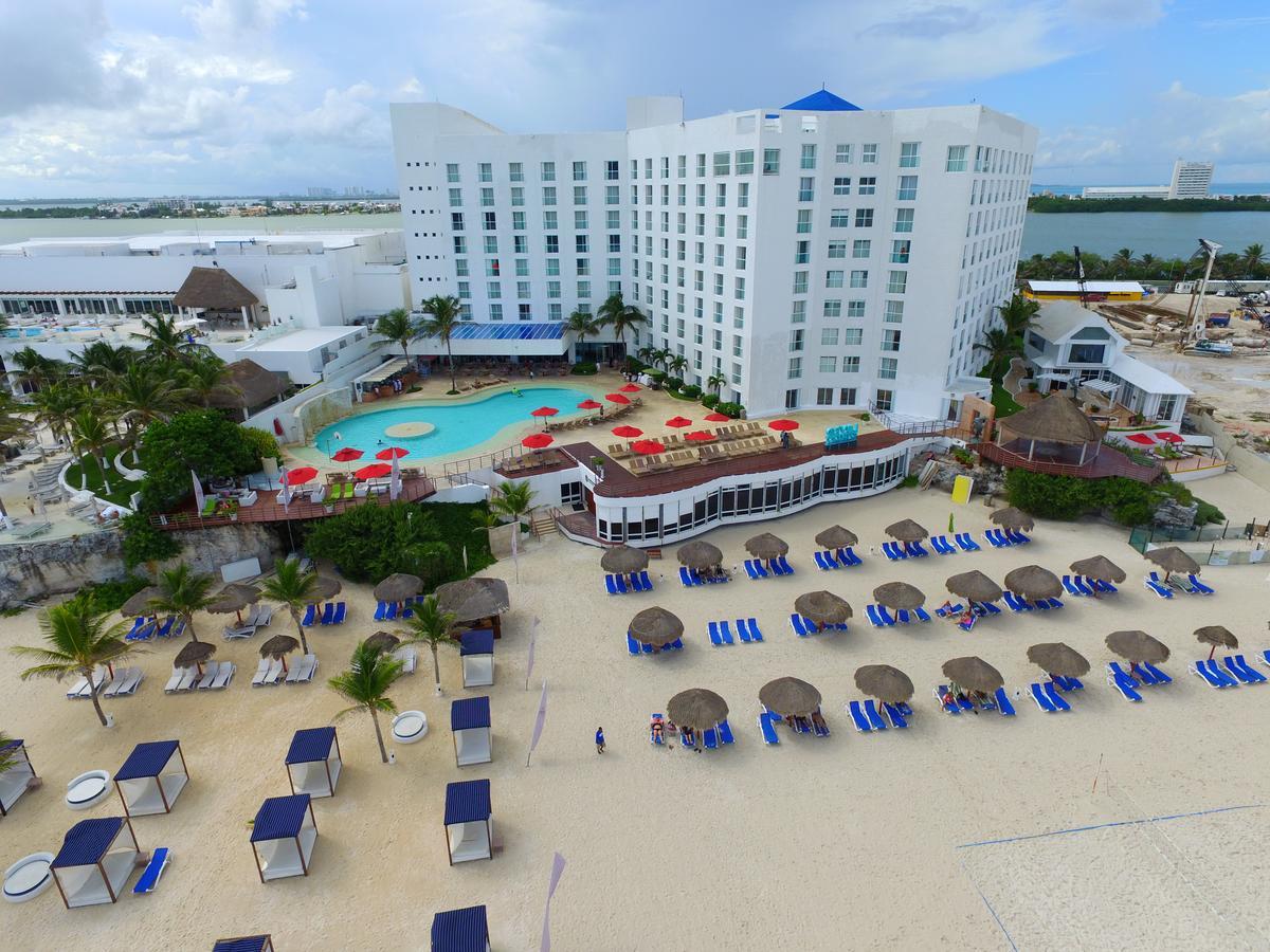 Sunset Royal Hotel Cancun Exterior photo